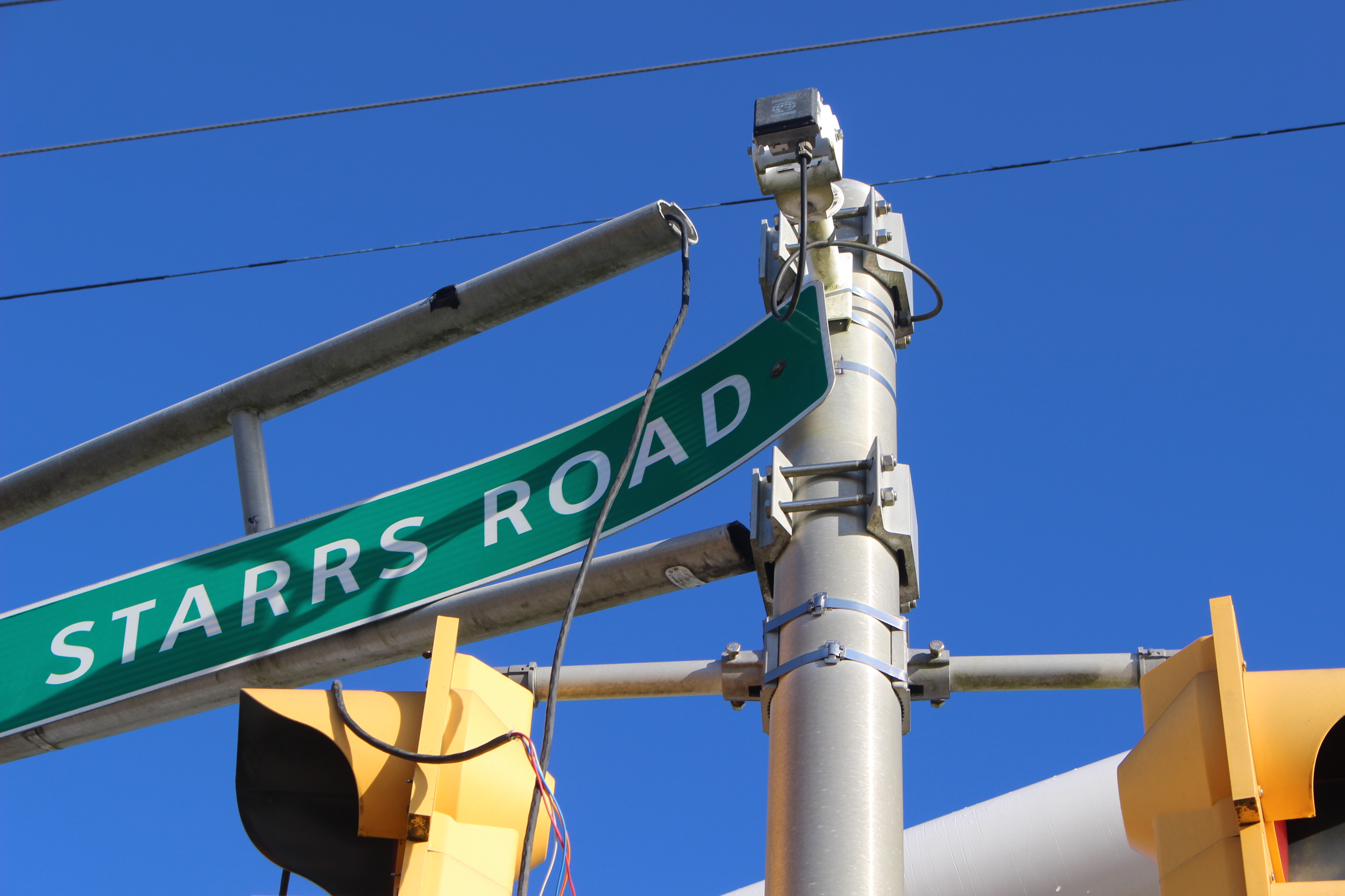 Traffic light damage before repair