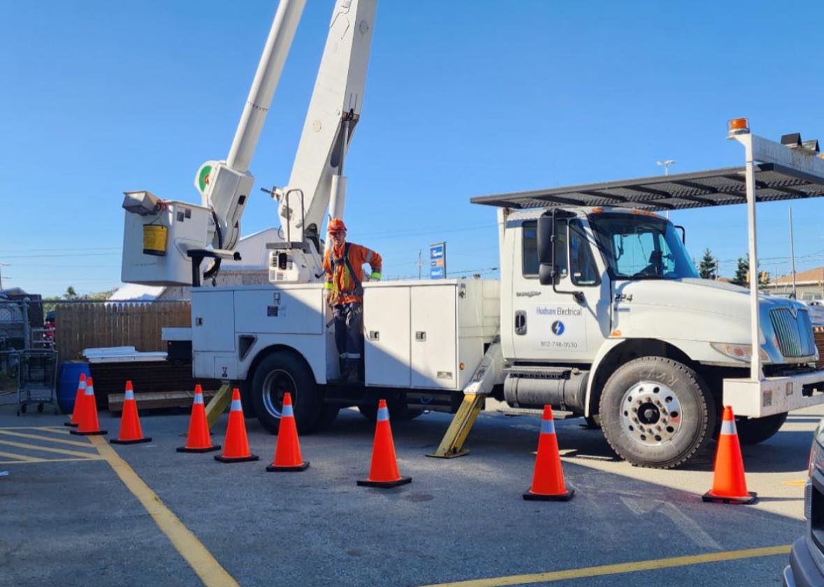 Bucket truck emergency access work