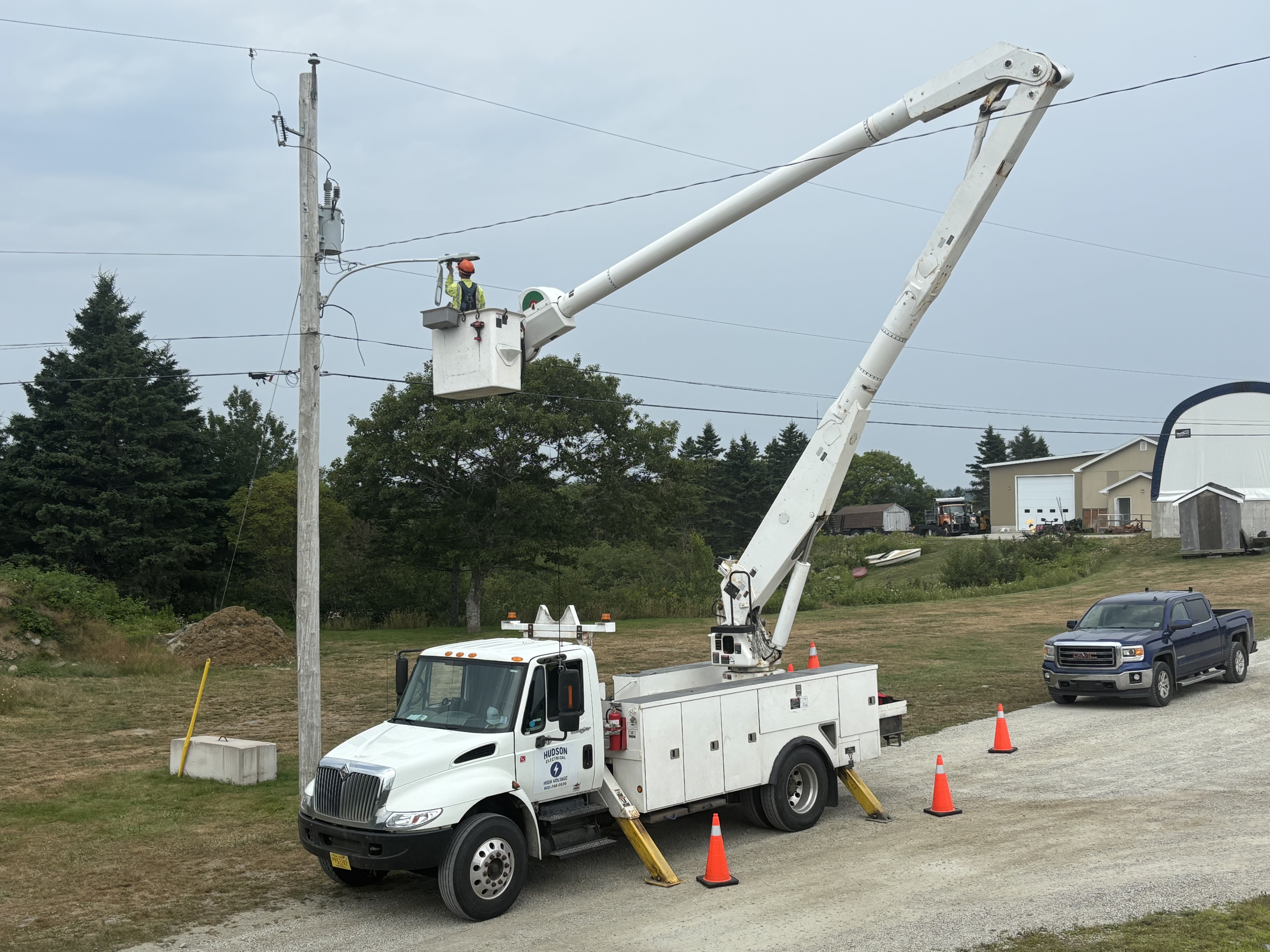 Streetlight repairs from bucket truck